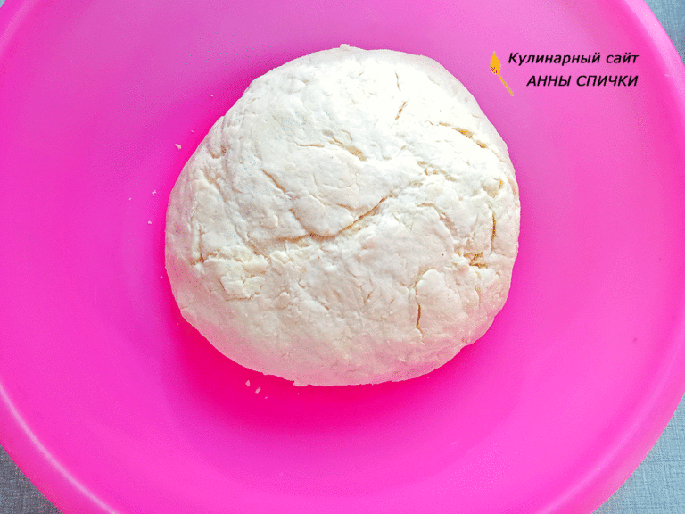 Вкусное печенье в виде рулетиков с начинкой из грецких орехов