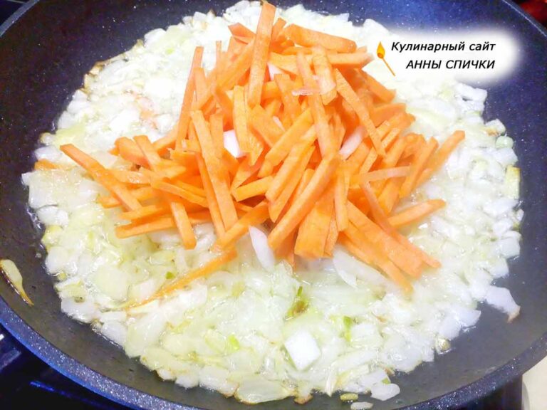 Готовим поджарку для куриного супа с галушками