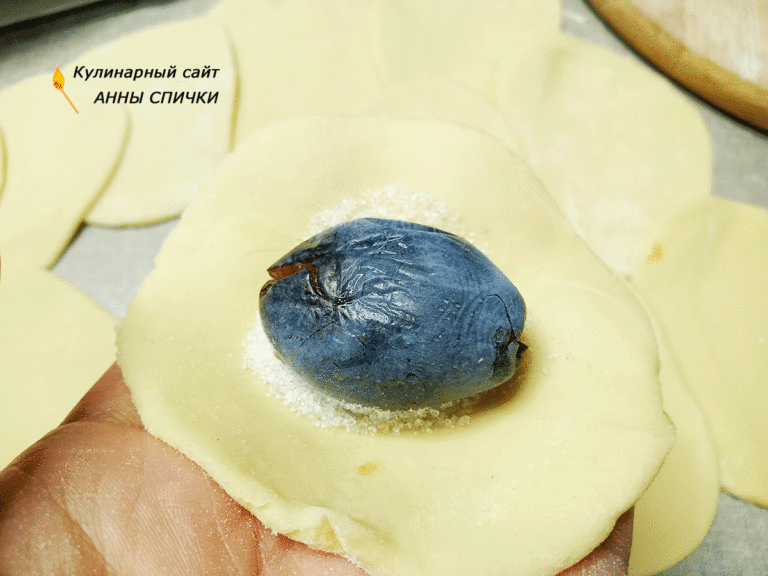 Вареники со сливой