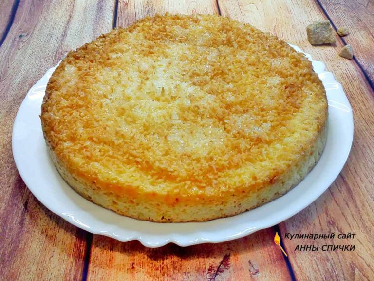 Пирог с кокосом и сливками