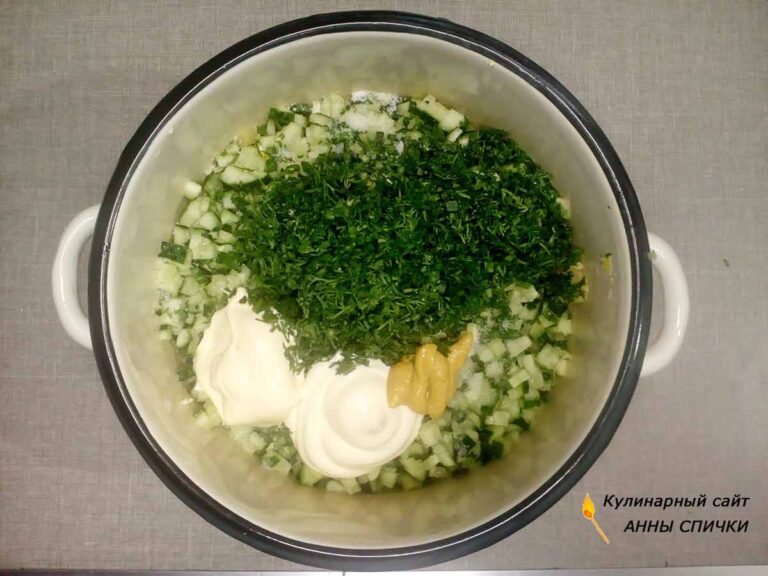 Окрошка на квасе со сметаной, майонезом и горчицей