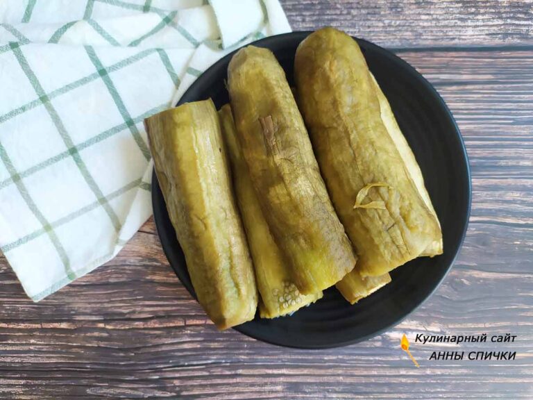 Очищаем баклажаны от кожуры