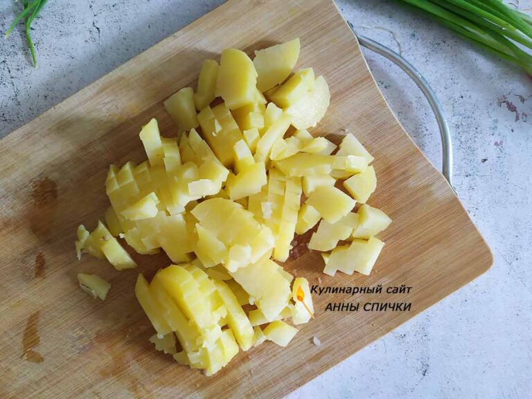 Режем картофель кубиком