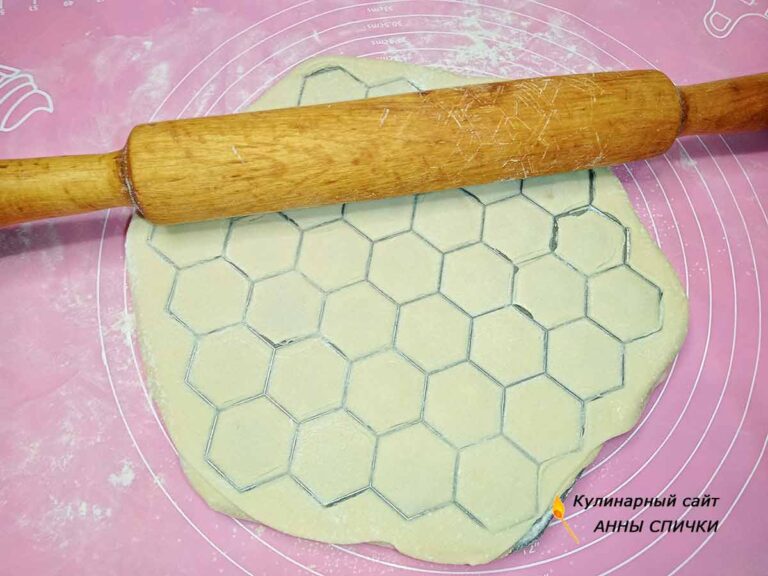 Как быстро лепить пельмени на пельменнице