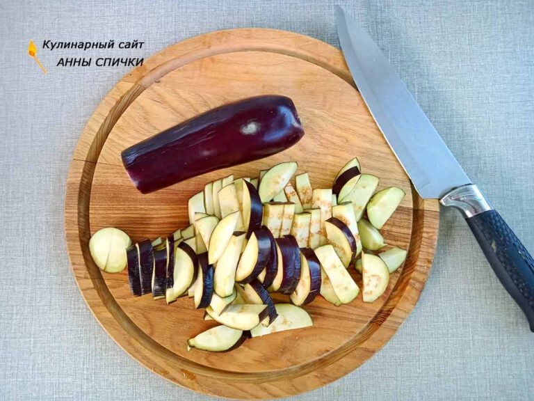 Баклажаны соломкой для салата с яйцом и луком маринованным с майонезом