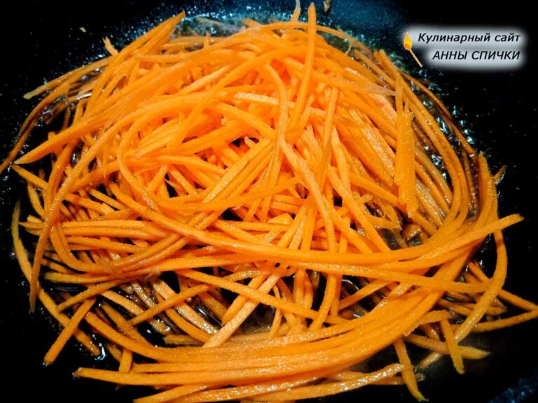 Салат из крабовых палочек и моркови с луком